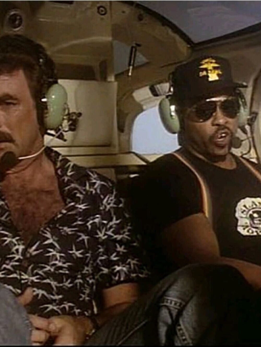 Paradise Found Magnum PI Tom Selleck Blue And White XXL Hawaii Rayon - Picture 4 of 7